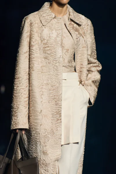 Look 57